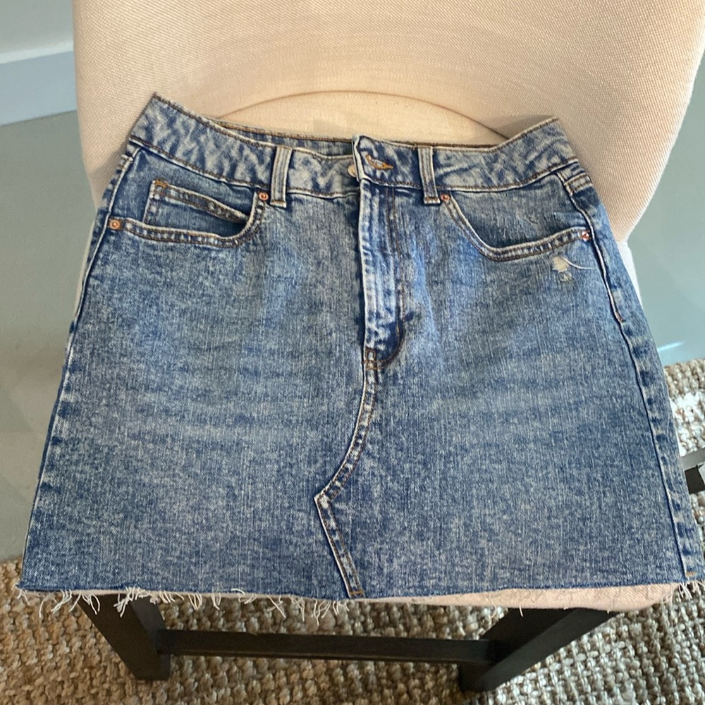 Distressed Jean, mini skirt new without tax
